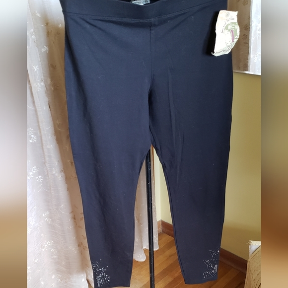 COPY - 🆕️One World | Black Leggings - Picture 4 of 9